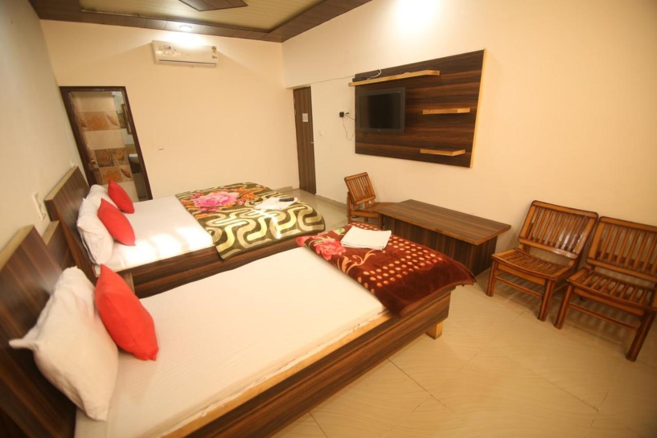 Hotel Amron45 Chandigarh Exterior photo